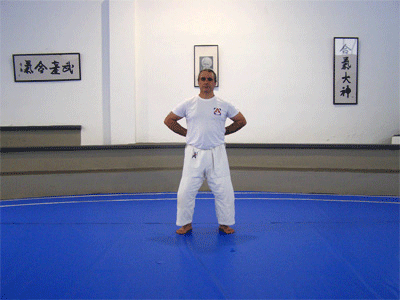 Figura 8 del Ba Duan Jin, pieza octava de las 8 piezas del brocado. Uchi Gatame, percutir el cuerpo con los pu�os